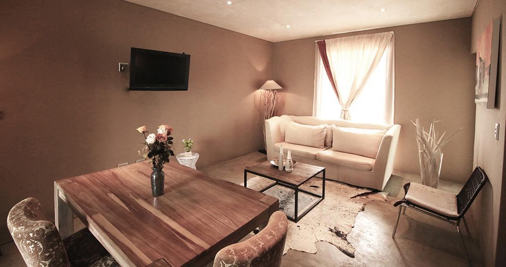 The Village Courtyard Suites & Executive Apartment Windhoek Exterior photo